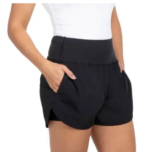 Spyder Pants - Women’s Spyder Black Woven Athletic Shorts with Pockets Size Large